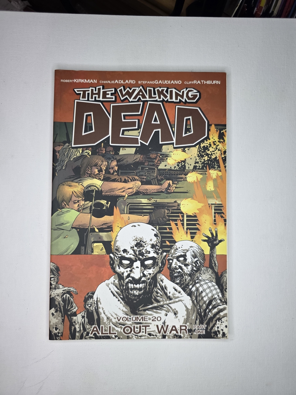 The Walking Dead Volume 20 All Out War Kids Trading Card Pack - Orange